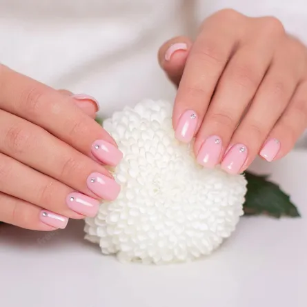 أجمل موديلات المناكير للصيف من إنستغرام