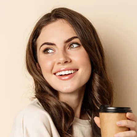 الكافيين في العناية بالبشرة: هل يعمل بالفعل؟