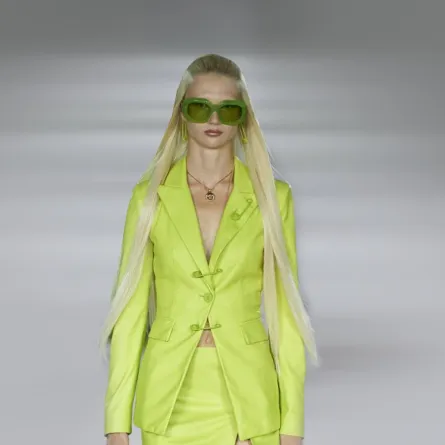 بدلة صفراء من فرساتشي