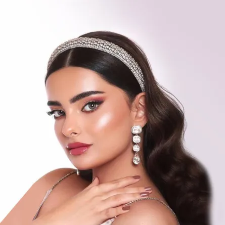 تسريحات شعر مفرود لعروس 2022 الصورة من حسابlamaar.1 على الانستغرام