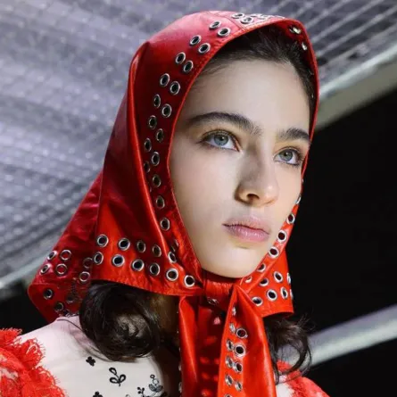 من عروض باكو رابان التي سبقت انطلاق أسبوع الموضة الباريسي(الصورة من حساب الدار على إنستغرام)