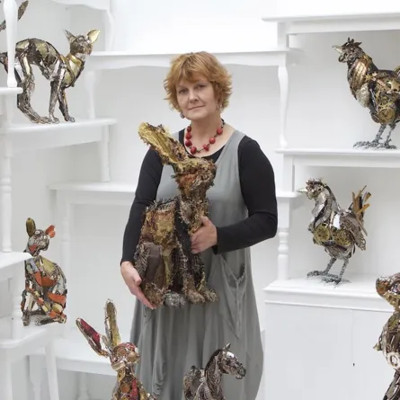 باربرا مع منحوتاتهما -الصورة من موقع barbarafranc.co.uk