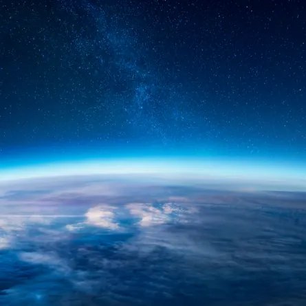 عالم يحذر من ثقب أوزون جديد 