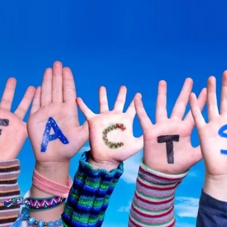 كيف نعلم الطفل النطق السريع؟