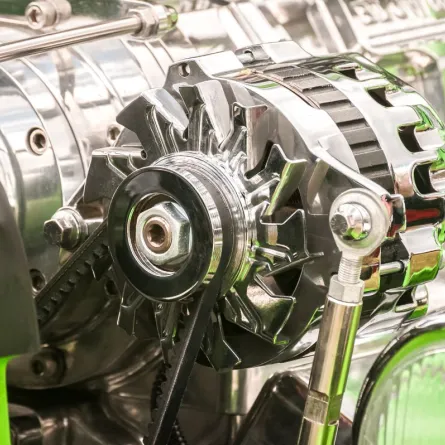 عمل دينمو السيارة