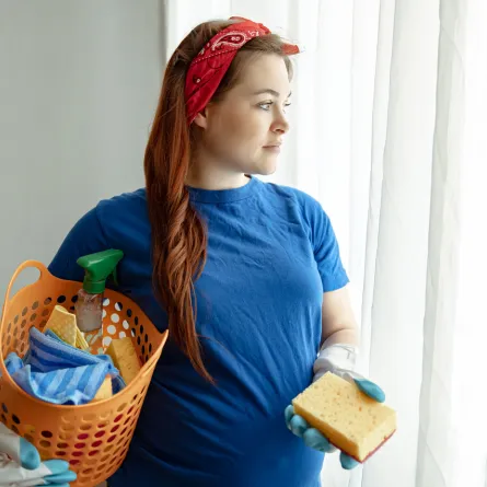 حامل تنظف البيت