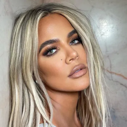 أسلوب مكياج كلوي كارداشيان- الصورة من حسابها الرسمي على إنستغرام