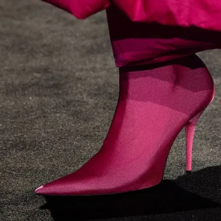 حذاء باللون الفوشيا من إي زاد فاكتوري   Az Factory