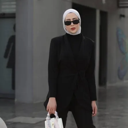 إطلالات مونوكروم باللون الأسود