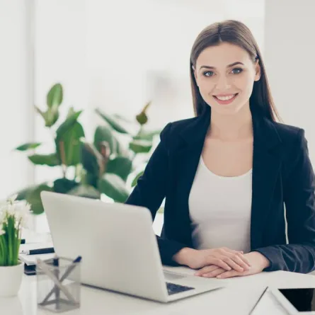 المتخصص في الموارد البشرية هو فرد مسؤول عن توظيف المواهب