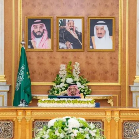 خادم الحرمين الشريفين يرأس جلسة مجلس الوزراء - الصورة من "واس"