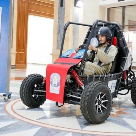 طلاب كلية الهندسة بجامعة طيبة يصنعون سيارة للطرق الوعرة - الصورة من حساب الجامعة على تويتر