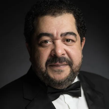 طارق عبد العزيز - صورة من حسابه على فيسبوك