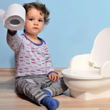 أسباب خوف الطفل من استخدام الحمام