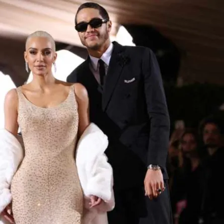 كيم كارداشيان وبيت ديفيدسون