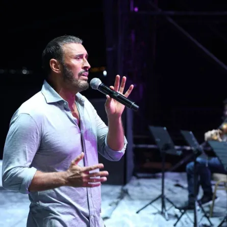 بعد غياب 13 عامًا.. كاظم الساهر يُشعل حفل الساحل الشمالي