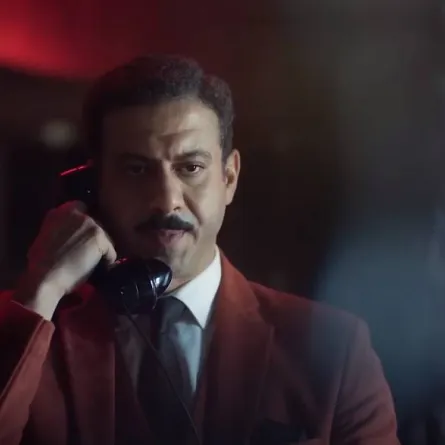 محمد فراج -  من مسلسل الغرفة 207 لقطة شاشة من حساب شاهد على يوتيوب