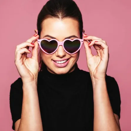 خطوات منزلية لنزع الخدوش عن النظارة