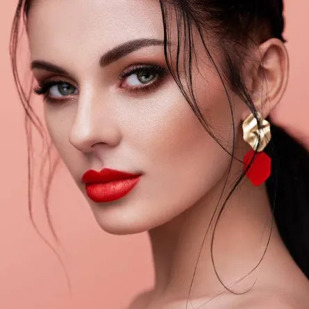 موضة الهايلايتر السائل