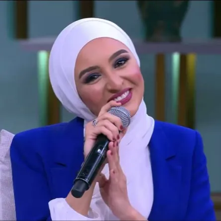 هلا رشدي - الصورة من حسابها على فيسبوك