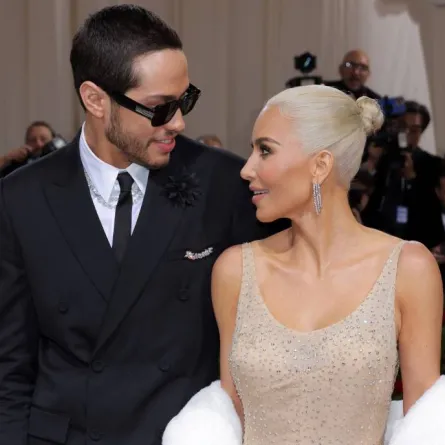 كيم كارداشيان وبيت ديفيدسون