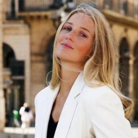 فيكتوار  روسولو اول مرشحة لمسابقة ملكة جمال فرنسا  وهي متزوجة وام الصورة من انستغرام فيكتوار روسولو