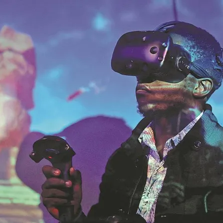 صورة لاستخدام تقنية الواقع الافتراضي