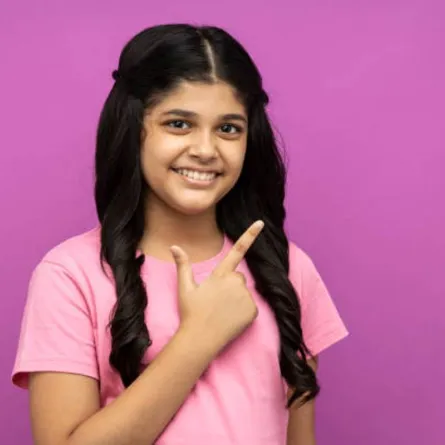 صورة تعبر عن طفلة قادرة على اتخاذ قرار يخص حياتها