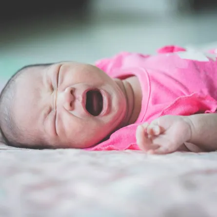 صورة لمولود يبكي