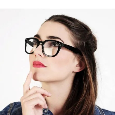 العيش بسعادة