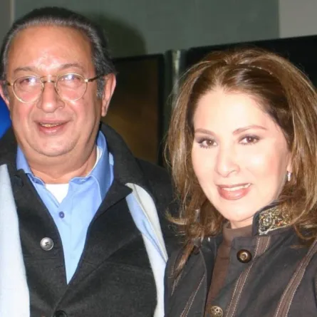 بوسي والراحل نور الشريف - الصورة من حساب مي على إنستغرام