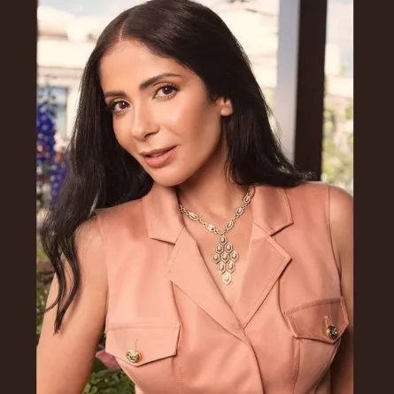 شاهدي مجوهرات فخمة للمرأة الراقية من وحي منى زكي-الصورة من حساب النجمة على انستغرام 