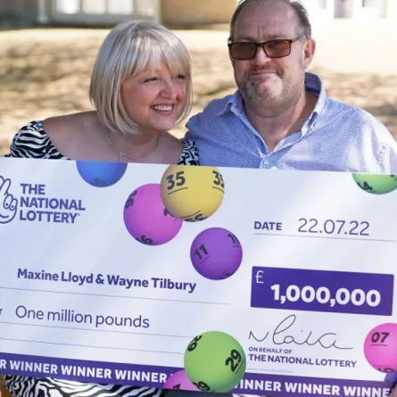 صورة ماكسين لوين وشريكها