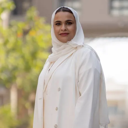 أول إماراتية حاصة على دكتوراه في الداسات المتحفية مديرة أكاديمية «بادري» للمعرفة وبناء القدرات الدكتورة منى آل علي: التردد أكبر تحدٍ يواجه المرأة