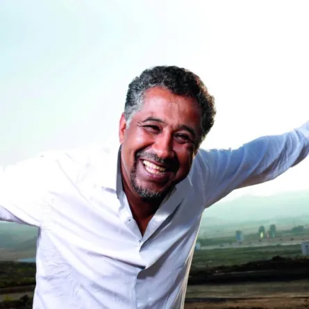 الشاب خالد - الصورة من صفحته الرسمية على الفيس بوك