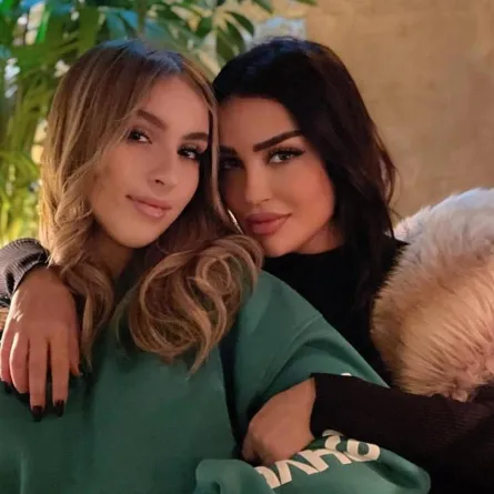 لينا الهاني  مع ابنتها ليا -  صورة من حسابها الرسمي على انستغرام