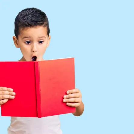 صورة لطفل ذكي