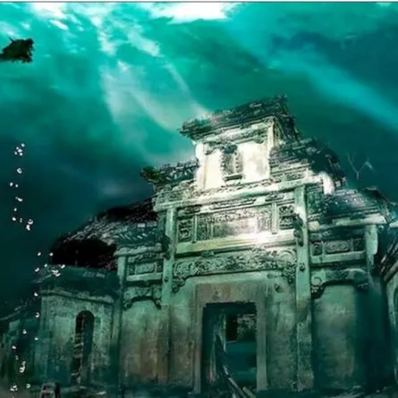 أماكن تاريخية غارقة تحت الماء