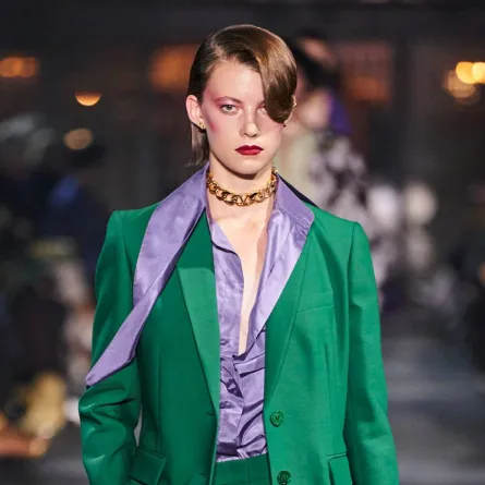 قلادة التشوكر لإطلالات عصرية Statement Choker