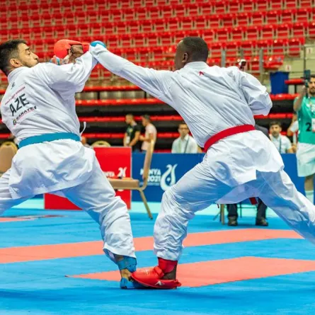 طارق حامدي يتوج بالميدالية الذهبية في منافسات الكاراتيه ضمن دورة ألعاب التضامن الإسلامي