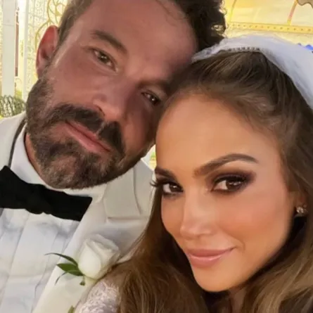 زفاف جنيفر لوبيز وبن أفليك- الصورة من حساب JLO Beauty على إنستغرام