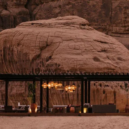 جلسات مبهرة يتمتع بها مطعم تاما في العلا - الصورة من حسابهم على إنستقرام 