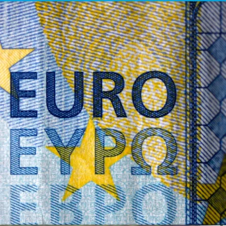 اليورو ينخفض تحت عتبة الدولار. الصورة من فرانس 24