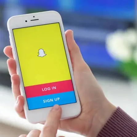 حتى تتمكن من التقاط الصور ومقاطع الفيديو في التطبيق.. كيفية السماح بالوصول إلى الكاميرا على Snapchat