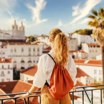 الحماية من النشالين والمحتالين أثناء السفر