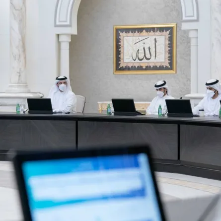 حظر استخدام الأكياس البلاستيكية في الشارقة. الصورة من "وام"