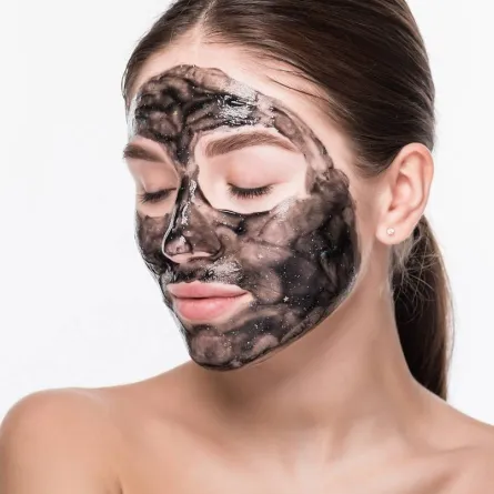 قناع الطين للبشرة