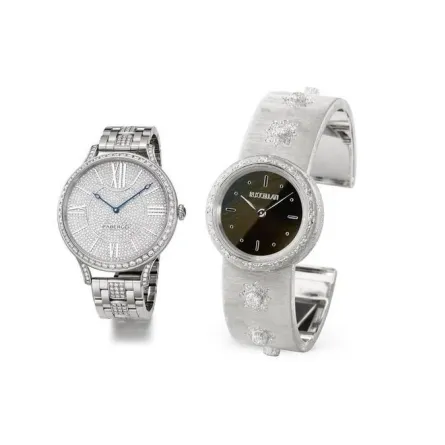 تألقي بساعات معدنية ذات ميناء بيضاء وسوداء لإطلالات راقية في العمل