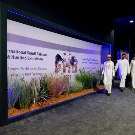 انطلاق معرض الصقور والصيد والمزاد الدولي لمزارع إنتاج الصقور