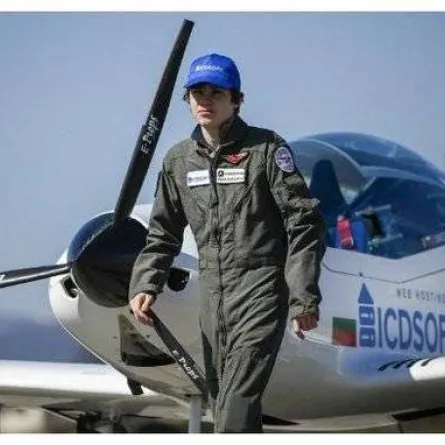 ماك رذرفورد- الصورة من حساب هيئة الطيران المدني العماني على تويتر